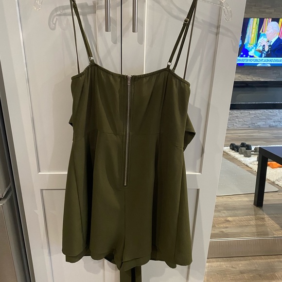 Army green romper - Picture 15 of 15